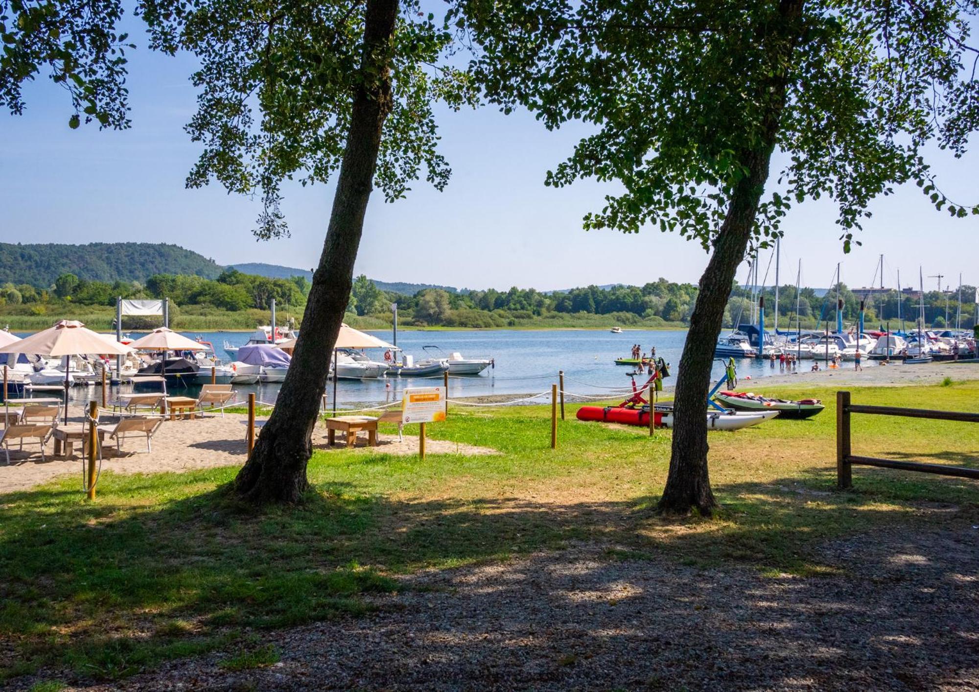 Готель Camping Lido Verbano Кастеллетто-сопра-Тічіно Екстер'єр фото